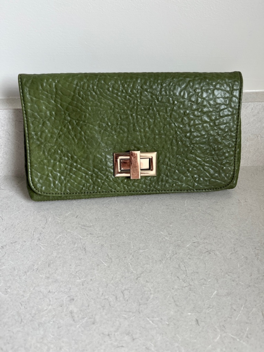 Shiraleah Olive Green Pebbled Leather Clutch with Gold Turn-Lock